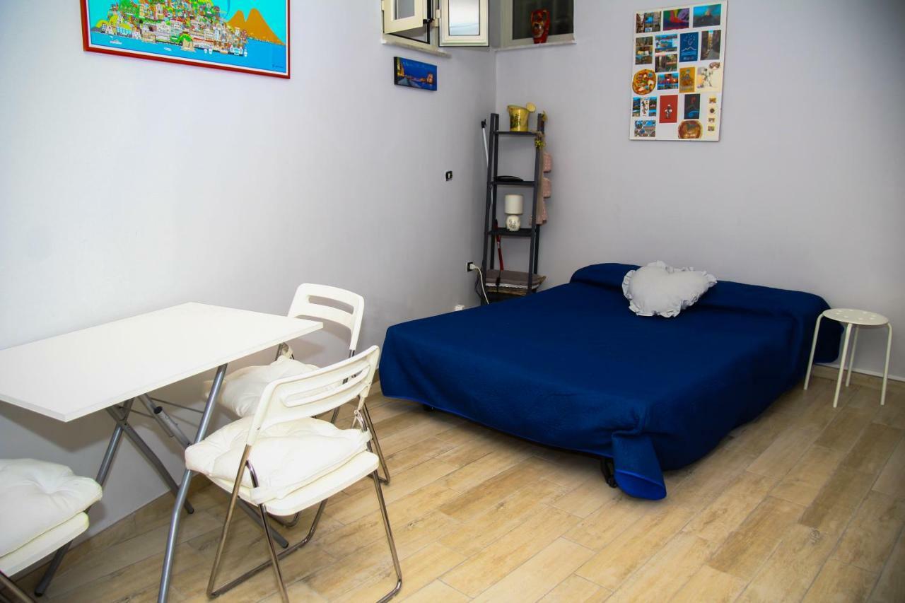 Mini Loft Appartement Napels Buitenkant foto