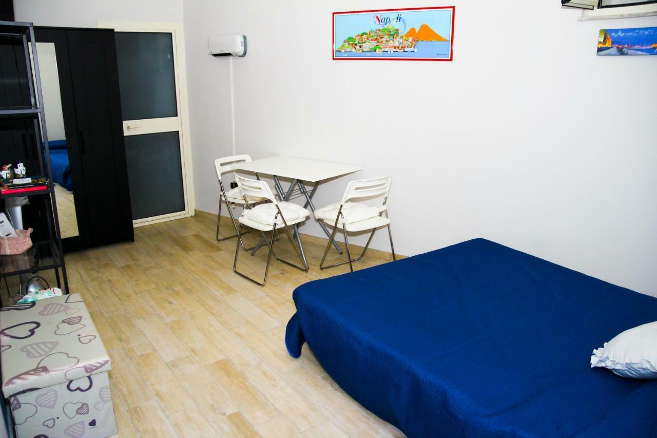Mini Loft Appartement Napels Buitenkant foto